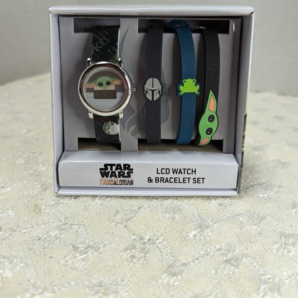 Star Wars Watch Set for Boys The Mandalorian Baby Yoda Digital Kids GREAT GIFT - Picture 7 of 7